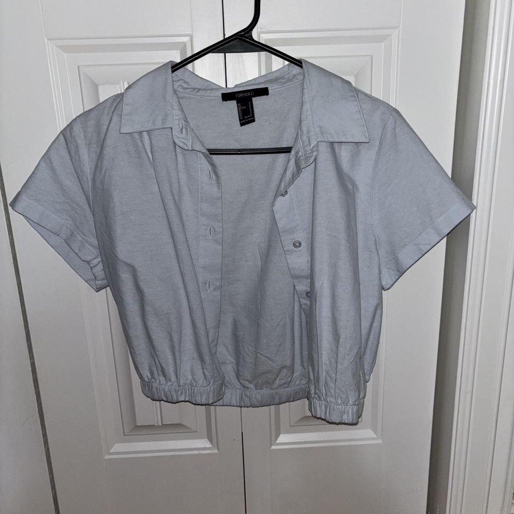 Forever 21 Gray Short Sleeve Button Down Shirt
